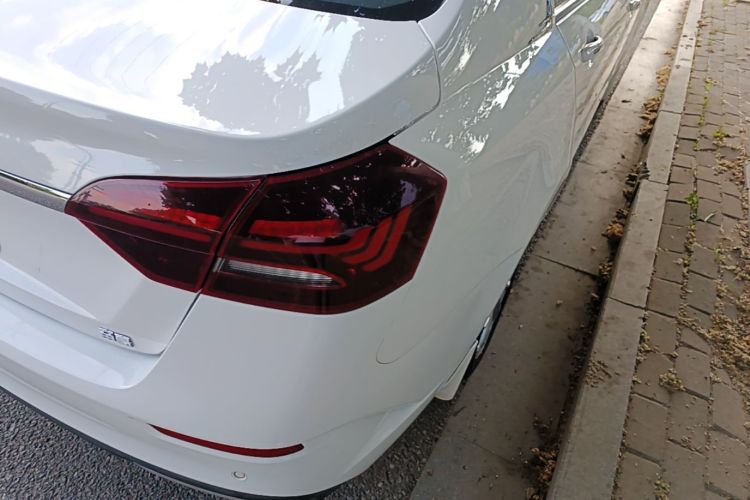 GEELY Emgrand 2021 car image #8
