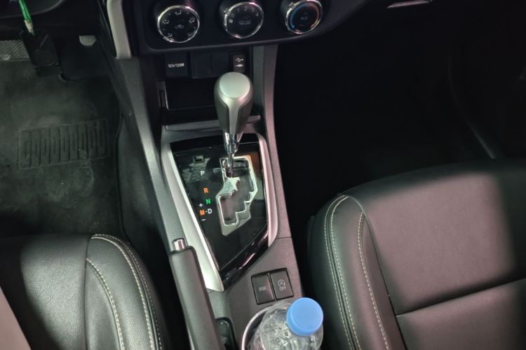 Toyota Corolla 2018 car image #17