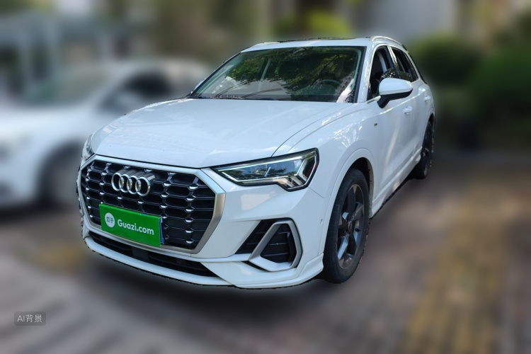 Audi Q3 2022 car image #2