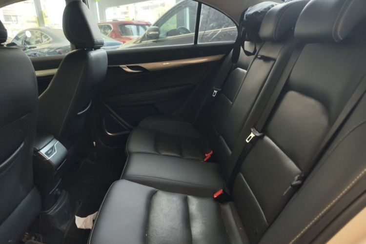 GEELY Emgrand 2019 #10 GEELY Emgrand 2019 car image #10