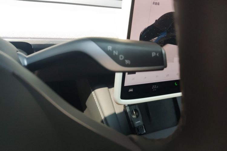 Tesla Model Y 2024 #18 Tesla Model Y 2024 car image #18
