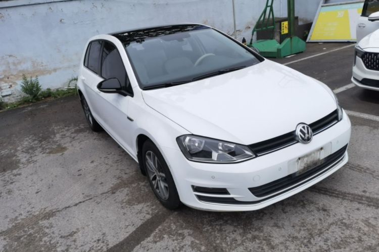 Volkswagen Golf 2017 car image #4