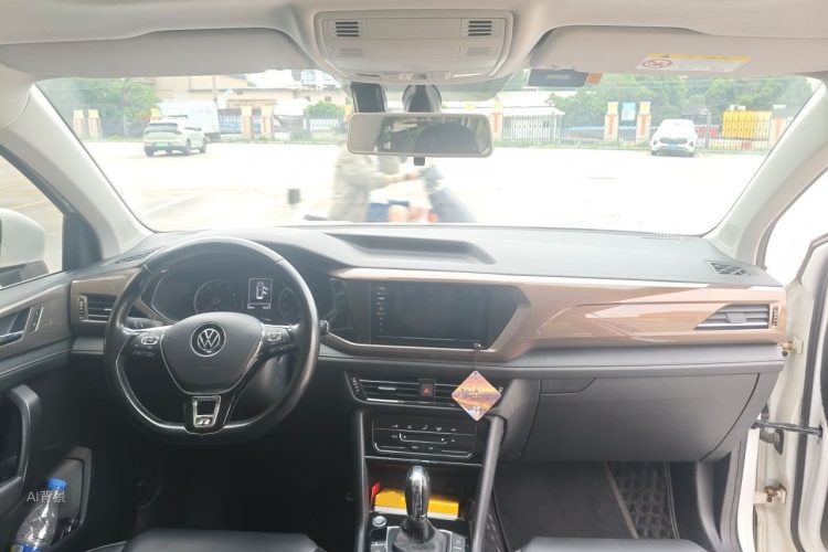 Volkswagen Tharu 2021 car image #11