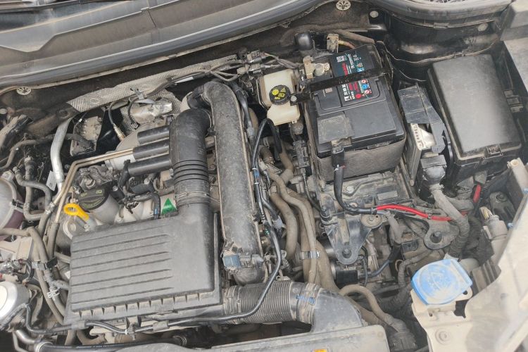 Volkswagen Tharu 2021 car image #25