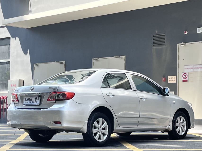 Toyota Corolla 2010 immagine di auto #4