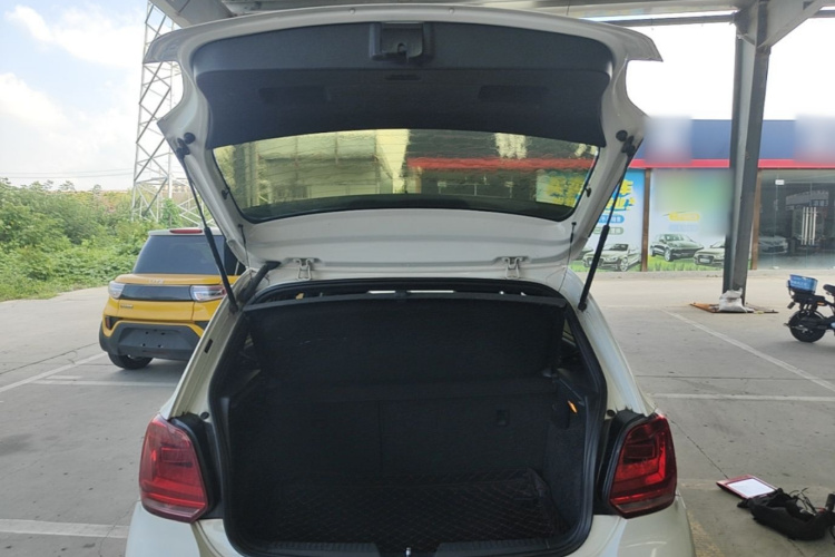 Volkswagen Polo 2015 #19 Volkswagen Polo 2015 car image #19