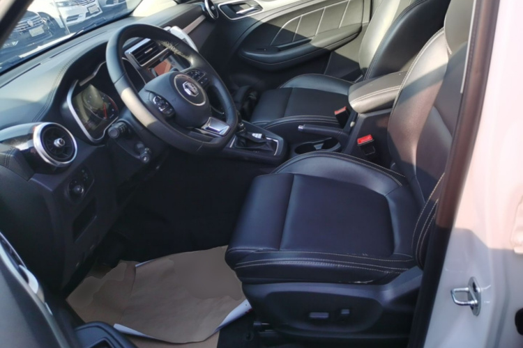 MG ZS 2018 car image #15