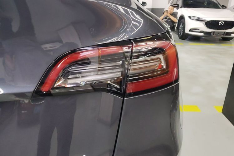 Tesla Model Y 2022 #8 Tesla Model Y 2022 car image #8