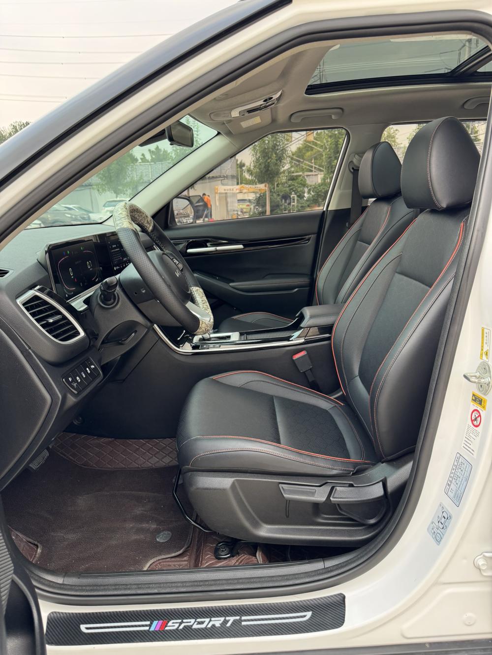 2023 car image #18