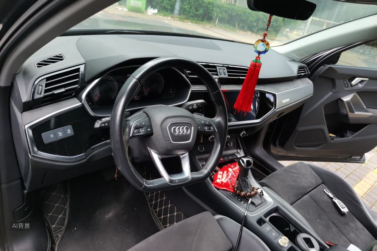 Audi Q3 2022 car image #11