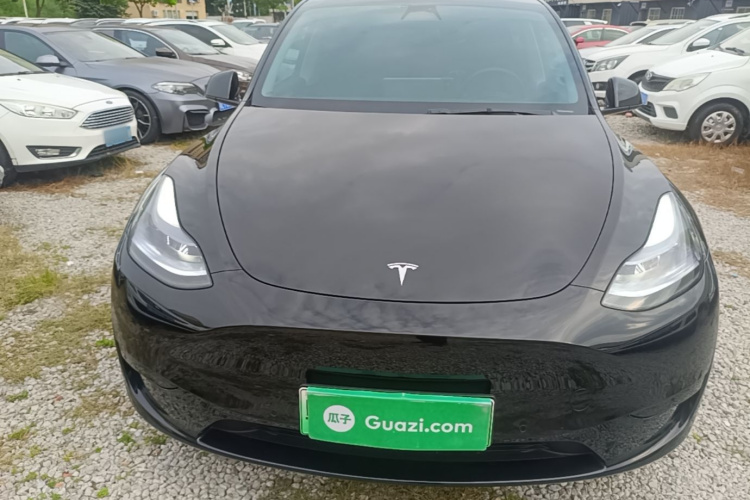 Tesla Model Y 2023 car image #3