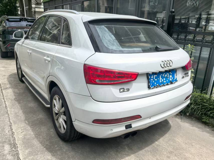 Audi Q3 2013 car image #2