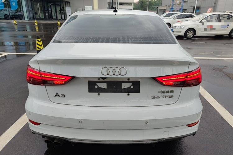 Audi A3 2019 immagine di auto #4