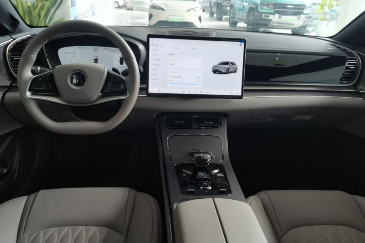 BYD Han 2025 car image #10