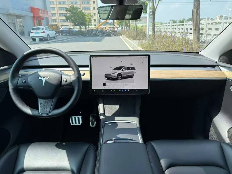 Tesla Model Y 2022 #5 Tesla Model Y 2022 car image #5