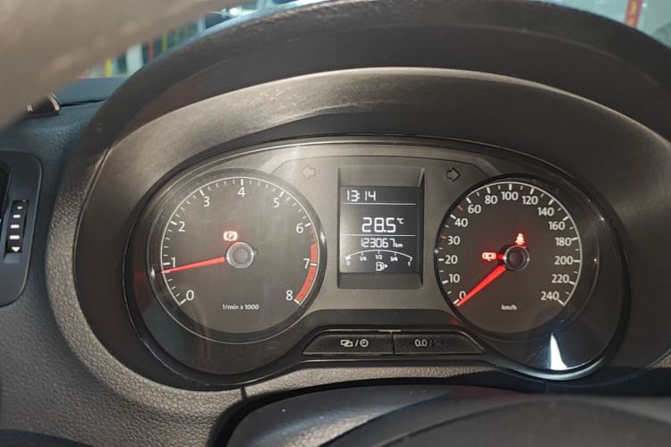 Volkswagen Polo 2015 #12 Volkswagen Polo 2015 car image #12