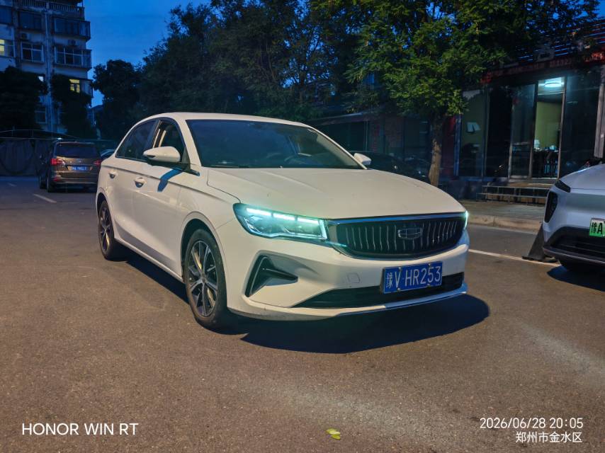 GEELY Emgrand 2022 car image #3