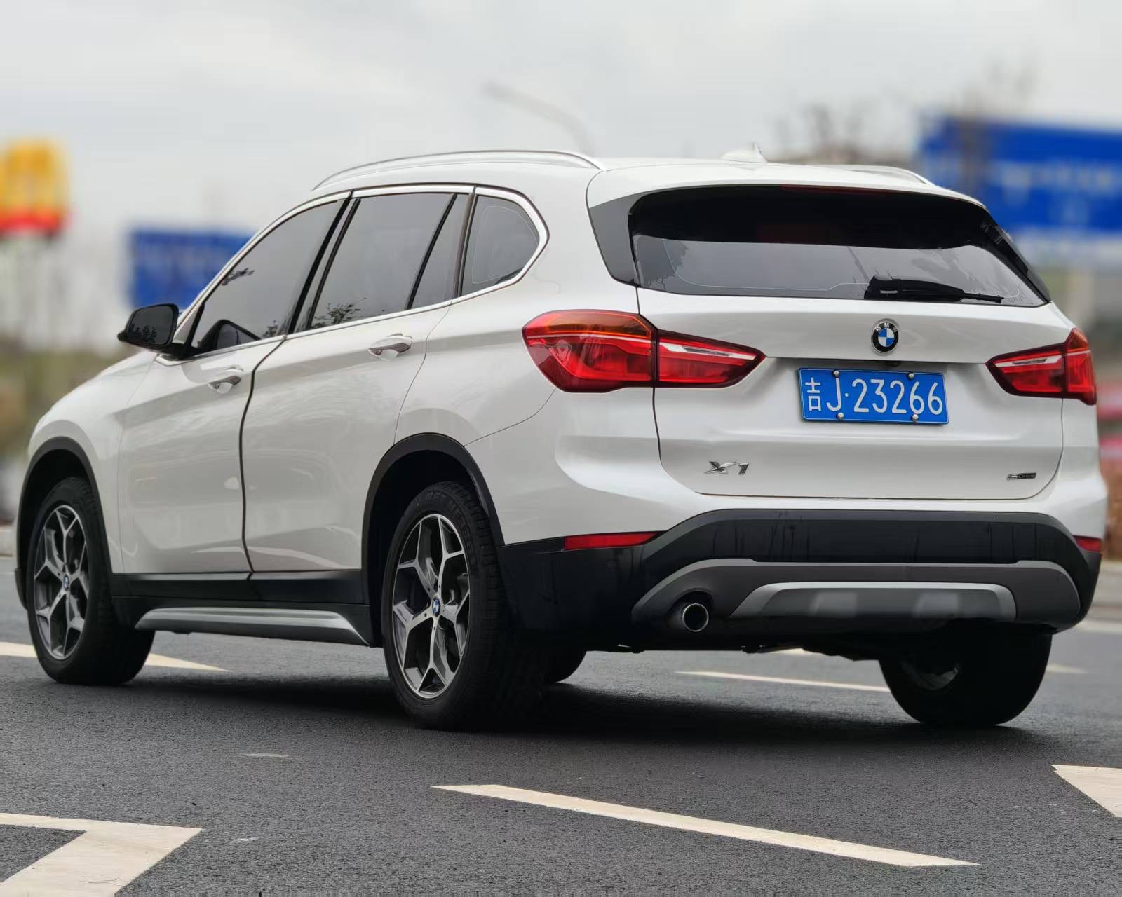 BMW X1 2018 #3 BMW X1 2018 car image #3