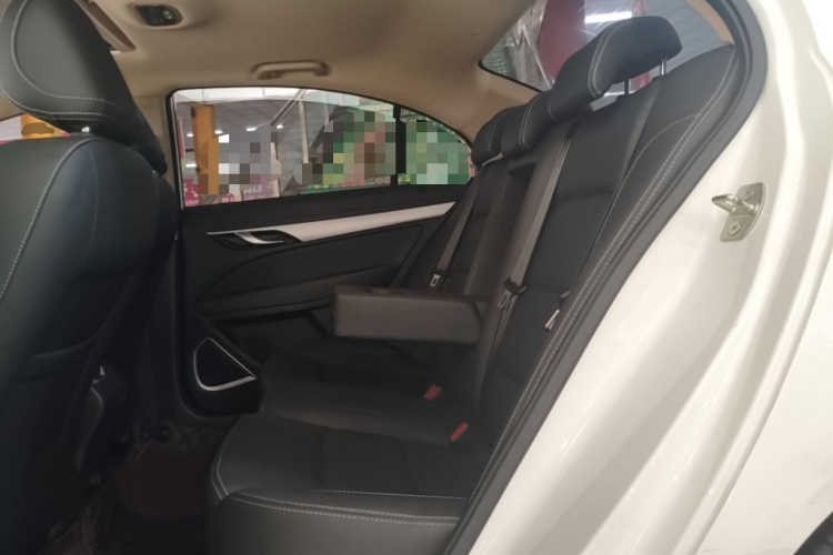 GEELY Emgrand 2019 #17 GEELY Emgrand 2019 car image #17