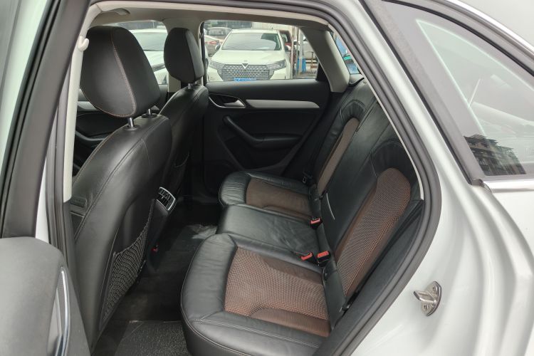 Audi Q3 2018 صورة سيارة #17