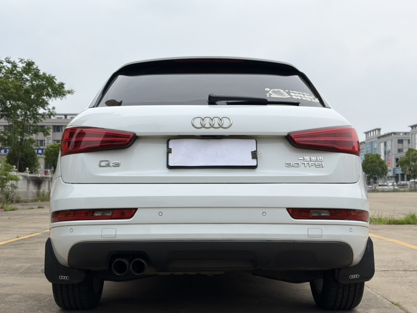 Audi Q3 2017 car image #8