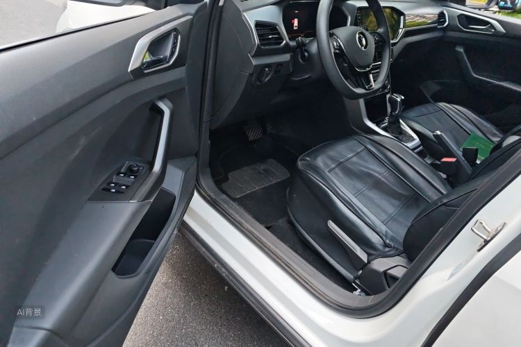 Volkswagen T-Cross 2023 #18 Volkswagen T-Cross 2023 car image #18