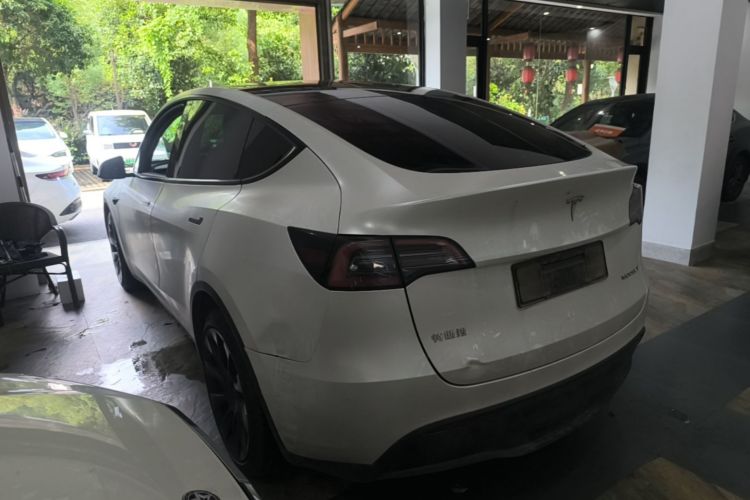 Tesla Model Y 2022 #5 Tesla Model Y 2022 car image #5