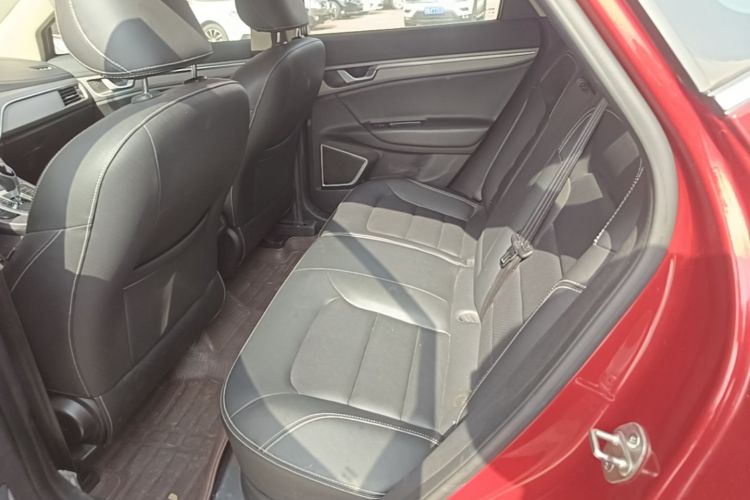 GEELY Emgrand GS 2017 car image #17