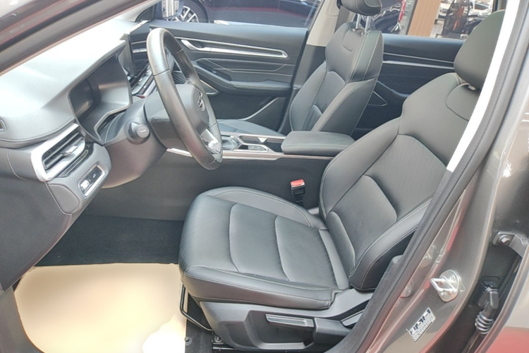 GEELY Emgrand 2022 #19 GEELY Emgrand 2022 car image #19
