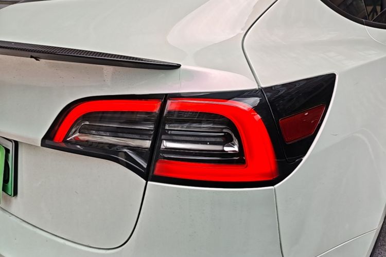 Tesla Model 3 2021 car image #8