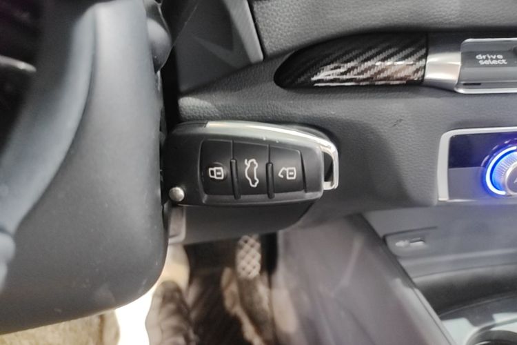 Audi A3 2019 car image #9