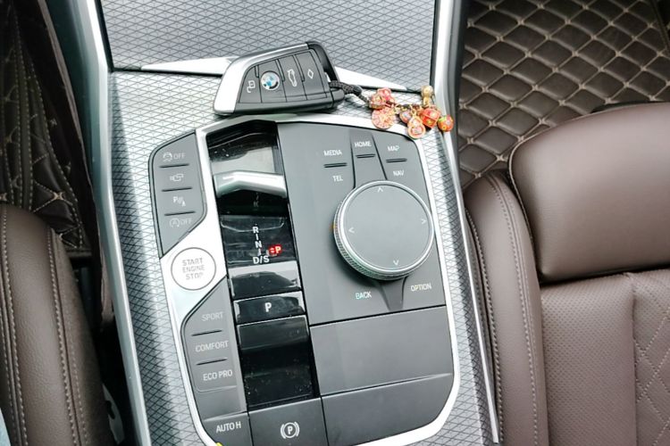 BMW 3 Series 2024 car image #14