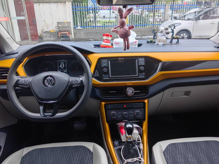 Volkswagen T-Cross 2021 #5 Volkswagen T-Cross 2021 car image #5