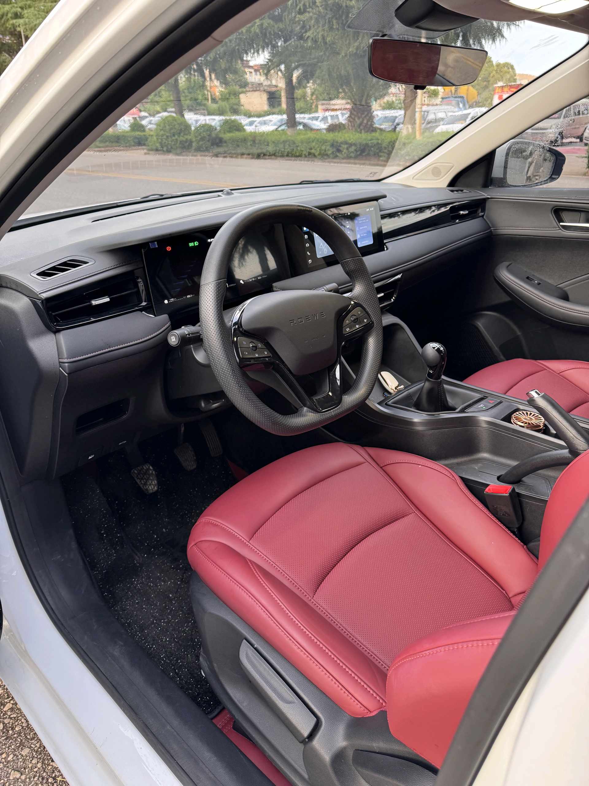 Roewe i5 2025 #4 Roewe i5 2025 car image #4