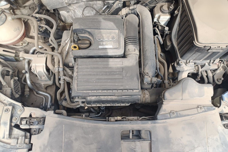 Audi Q3 2017 car image #22