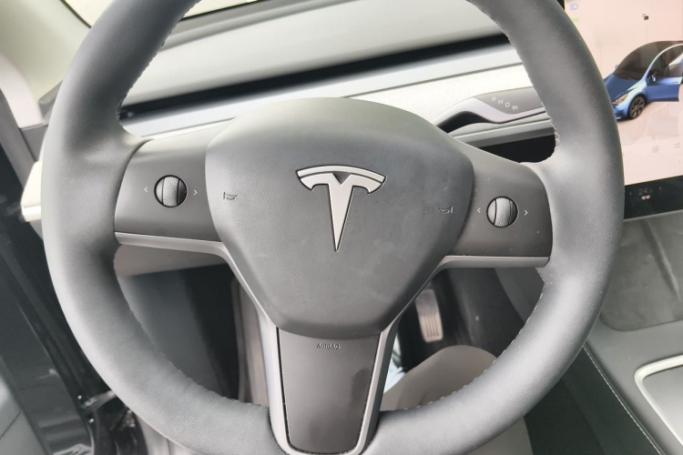 Tesla Model Y 2024 #15 Tesla Model Y 2024 immagine di auto #15