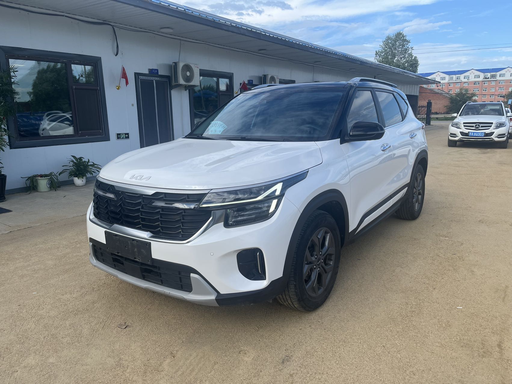 Kia Seltos 2023 Kia Seltos 2023 car image