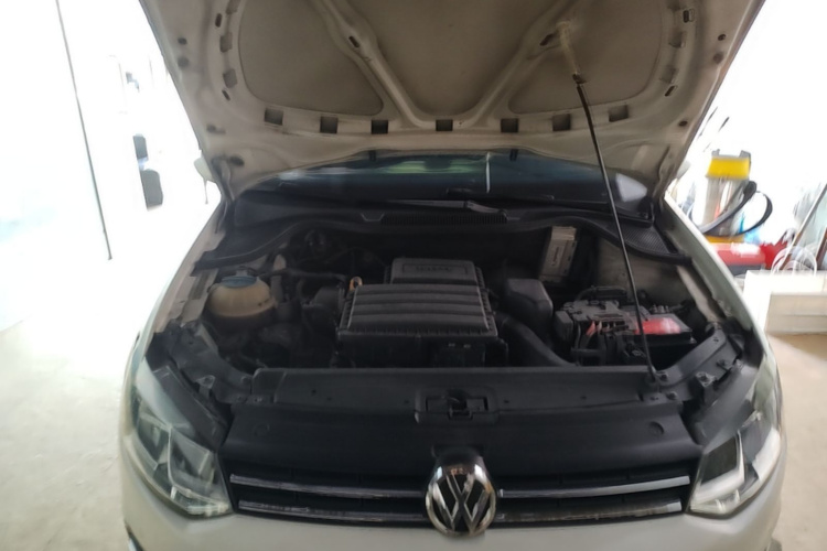 Volkswagen Polo 2015 #20 Volkswagen Polo 2015 car image #20