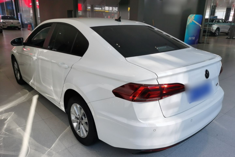 Volkswagen Bora 2022 car image #5
