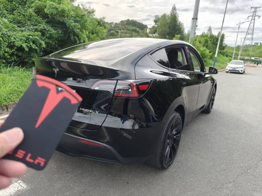 Tesla Model Y 2021 #5 Tesla Model Y 2021 car image #5