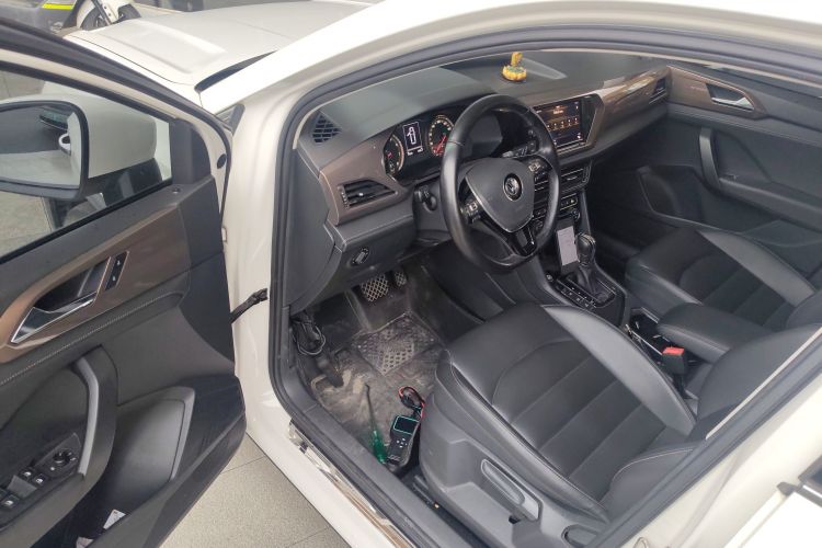 Volkswagen Tharu 2019 immagine di auto #12