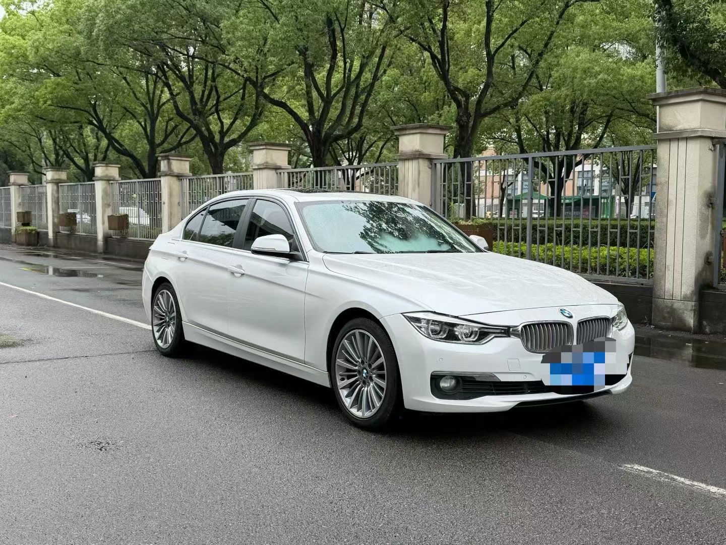 BMW 3 Series 2019 car image 