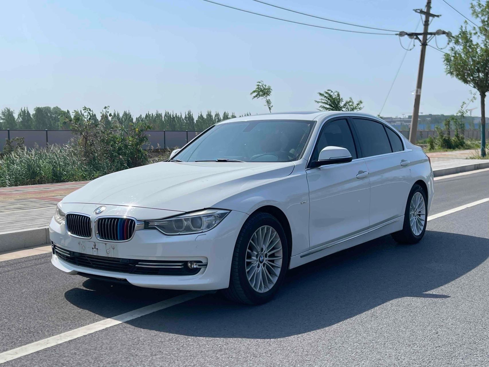 BMW 3 Series 2012 car image 
