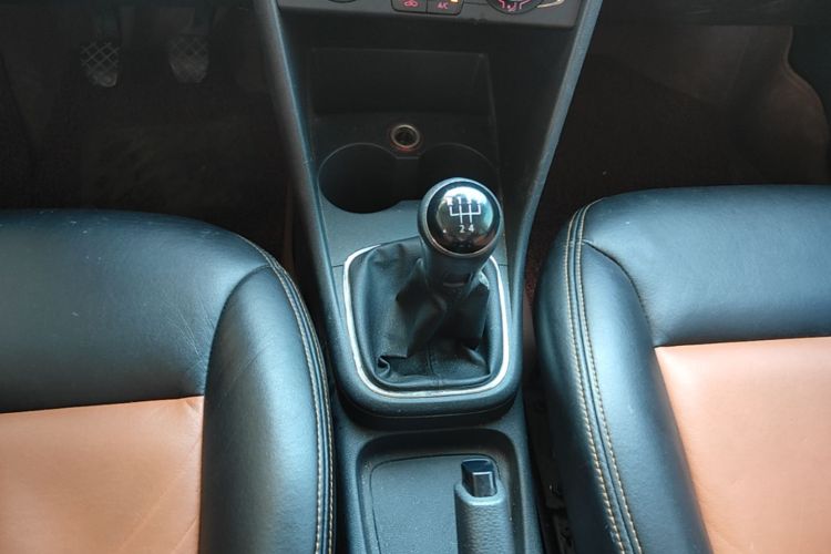 Volkswagen Polo 2015 #14 Volkswagen Polo 2015 car image #14
