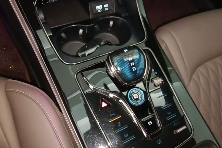 BYD Han 2024 car image #14