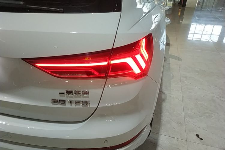 Audi Q3 2023 #8 Audi Q3 2023 car image #8
