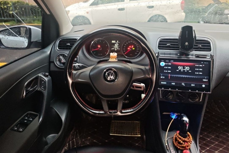Volkswagen Polo 2015 #10 Volkswagen Polo 2015 car image #10