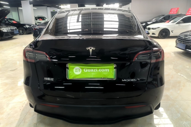 Tesla Model Y 2023 #6 Tesla Model Y 2023 immagine di auto #6