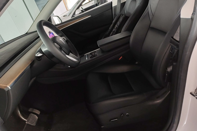 Tesla Model Y 2022 #15 Tesla Model Y 2022 car image #15