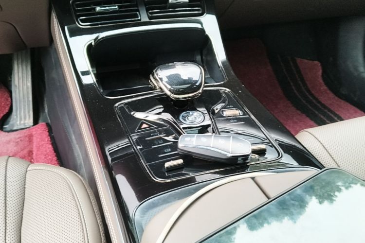 BYD Han 2023 car image #18